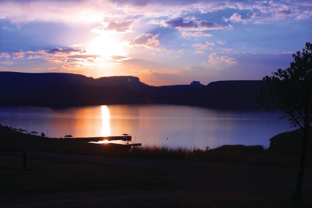First Group Qwantani Hotell Harrismith Exteriör bild