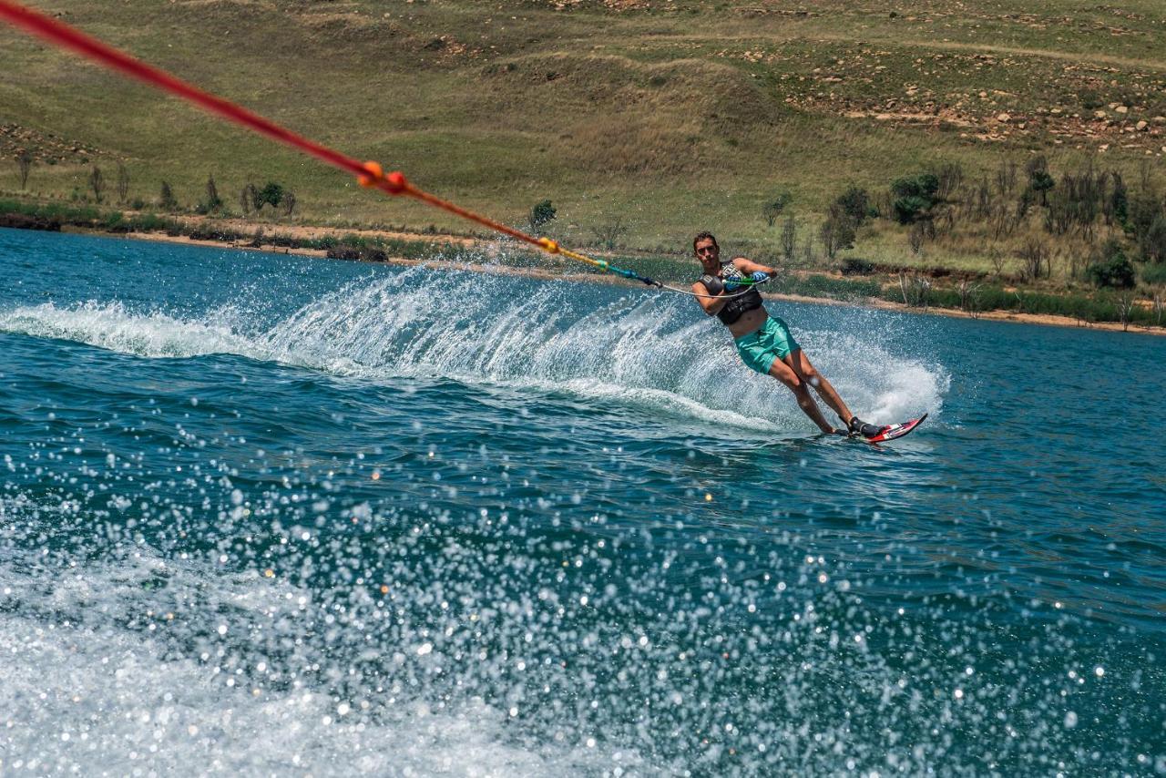 First Group Qwantani Hotell Harrismith Exteriör bild