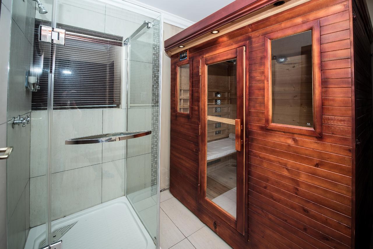 First Group Qwantani Hotell Harrismith Exteriör bild