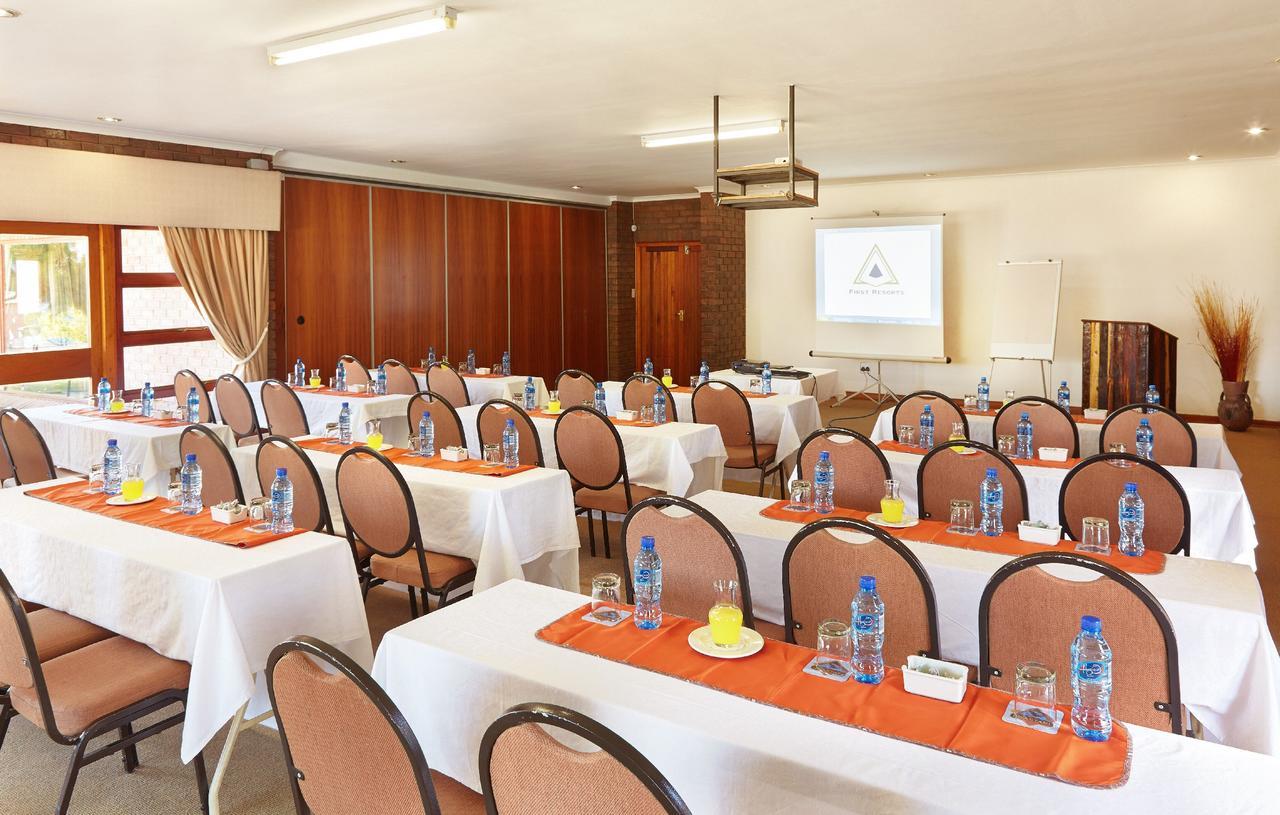 First Group Qwantani Hotell Harrismith Exteriör bild