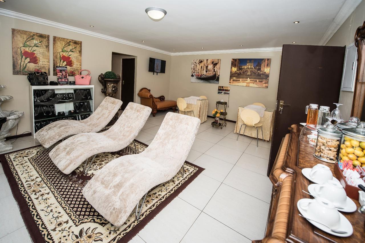 First Group Qwantani Hotell Harrismith Exteriör bild
