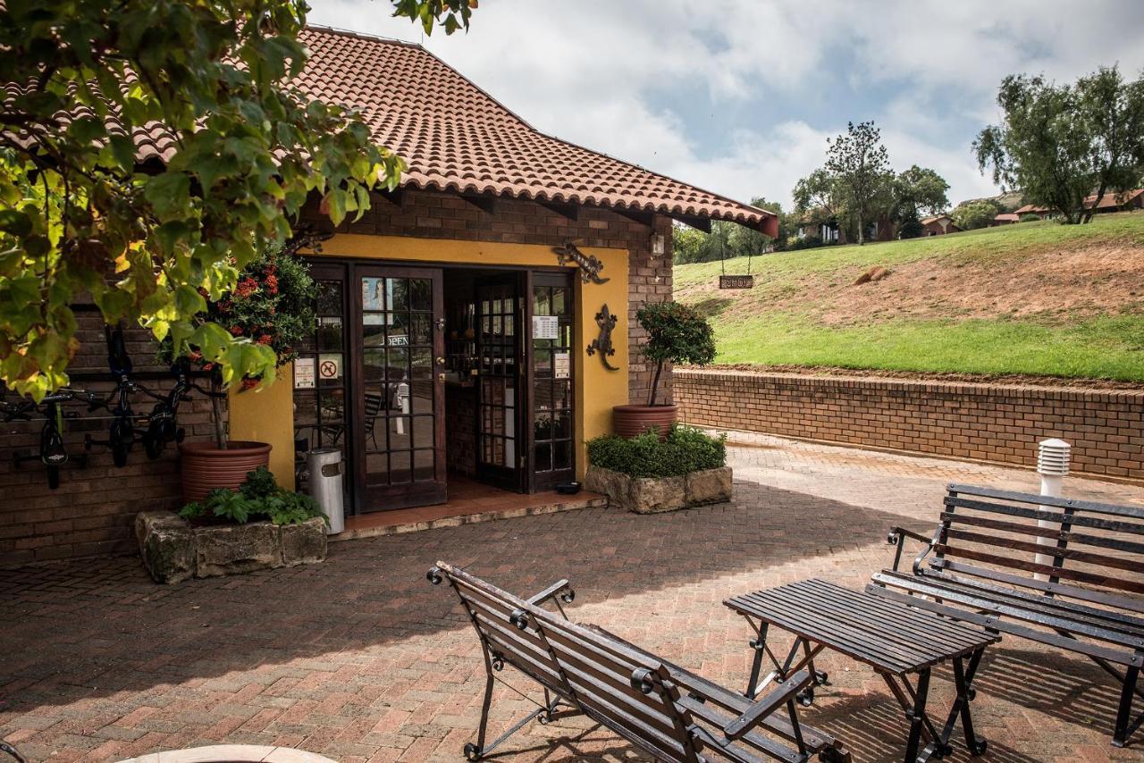 First Group Qwantani Hotell Harrismith Exteriör bild